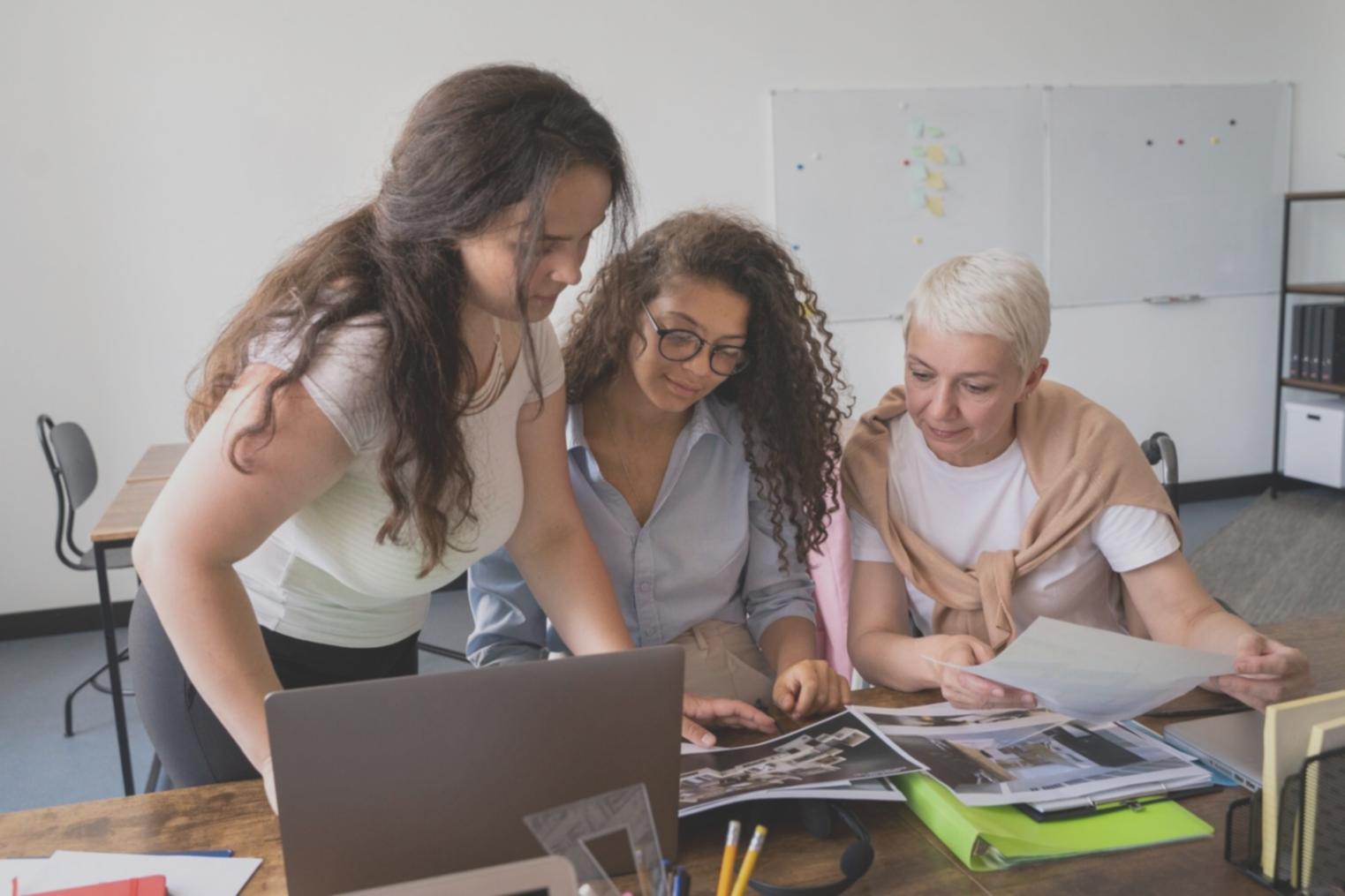Tableau de bord d'automatisation financière montrant les gains de productivité